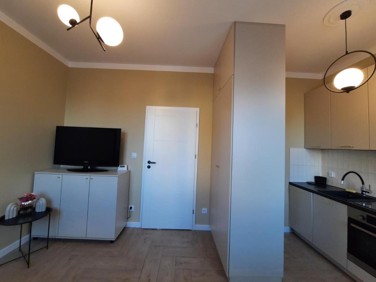 Kawalerka Hallera Wrocław Buitenkant foto